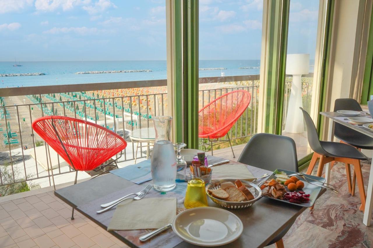 גביצ'ה מארה Hotel International מראה חיצוני תמונה