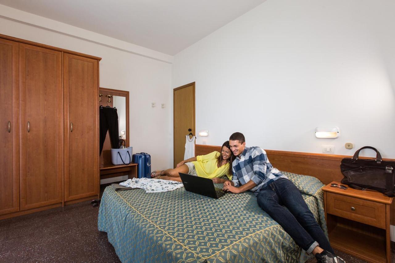 גביצ'ה מארה Hotel International מראה חיצוני תמונה