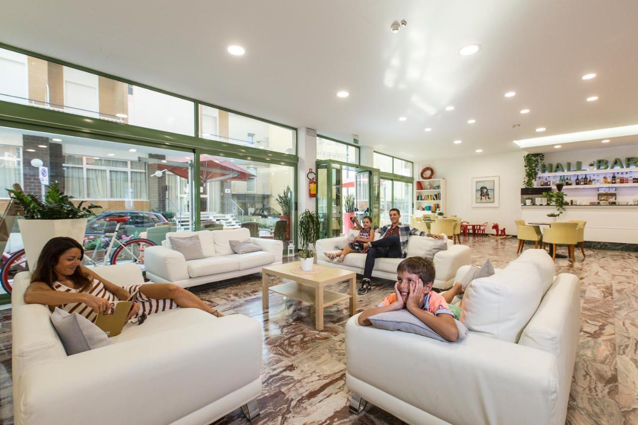 גביצ'ה מארה Hotel International מראה חיצוני תמונה