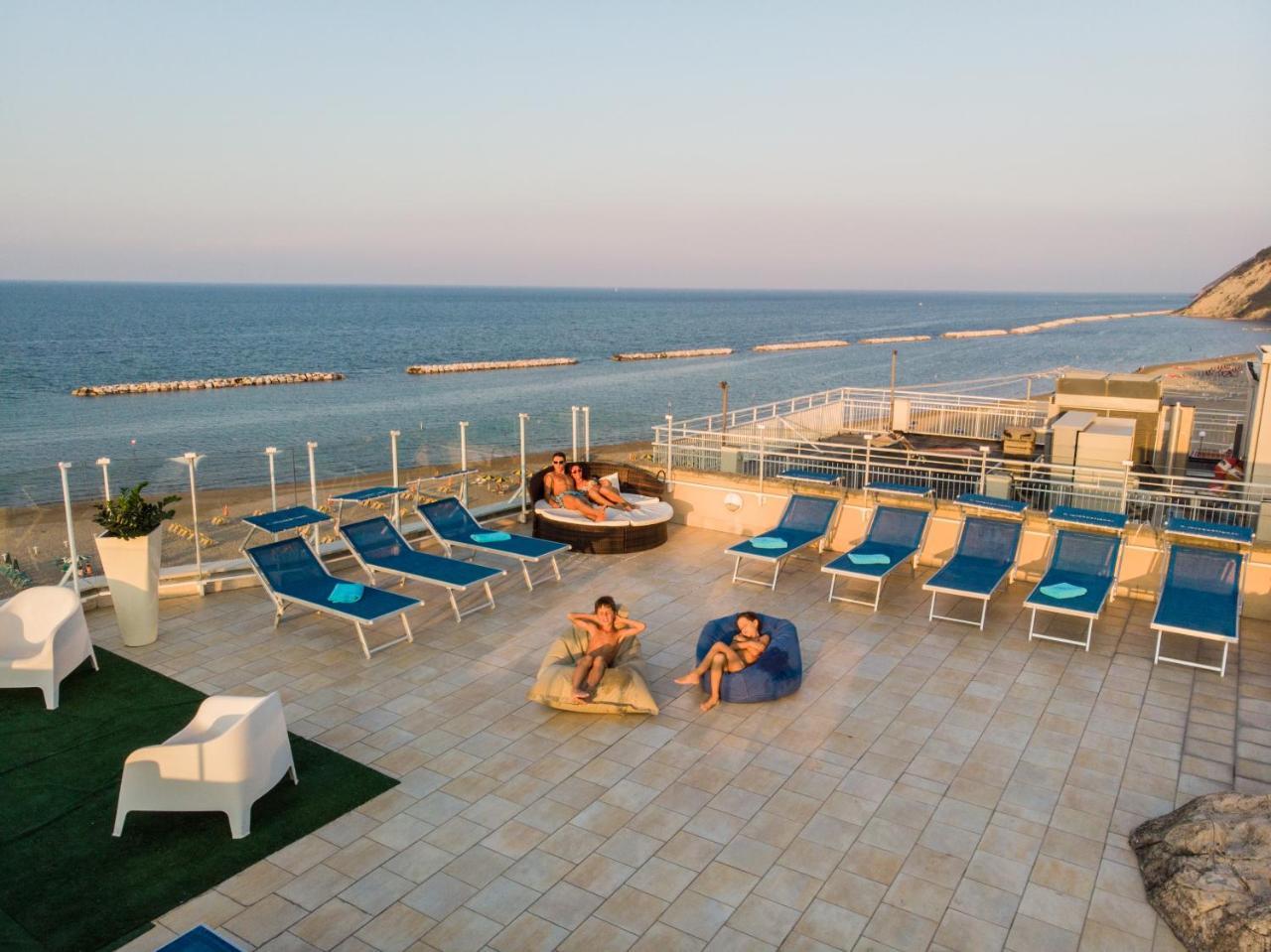 גביצ'ה מארה Hotel International מראה חיצוני תמונה